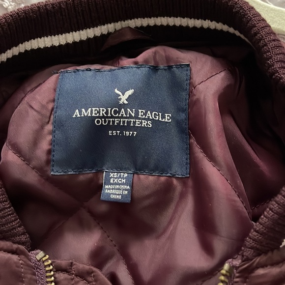 NWOT American Eagle XS Junior Girls maroon silky feeling zip up jacket. - Picture 3 of 7